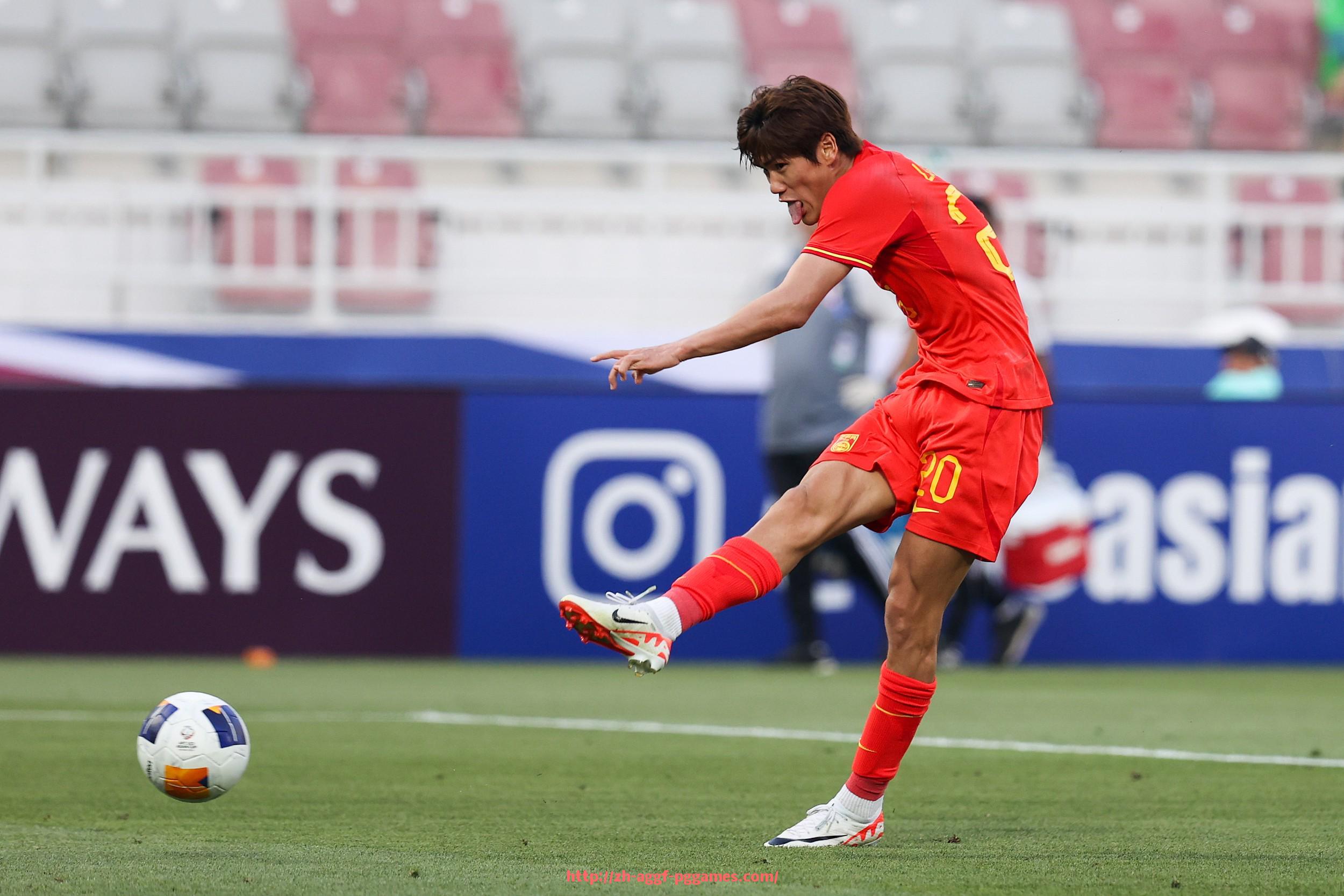 PG模拟器官方网站-世俱杯比赛中球员防守抢断成功率与球队控球权影响